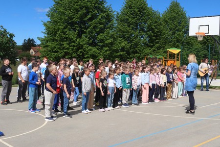 Otvoritev igrišča OŠ Begunje 07 Foto Ljubo Vukelič